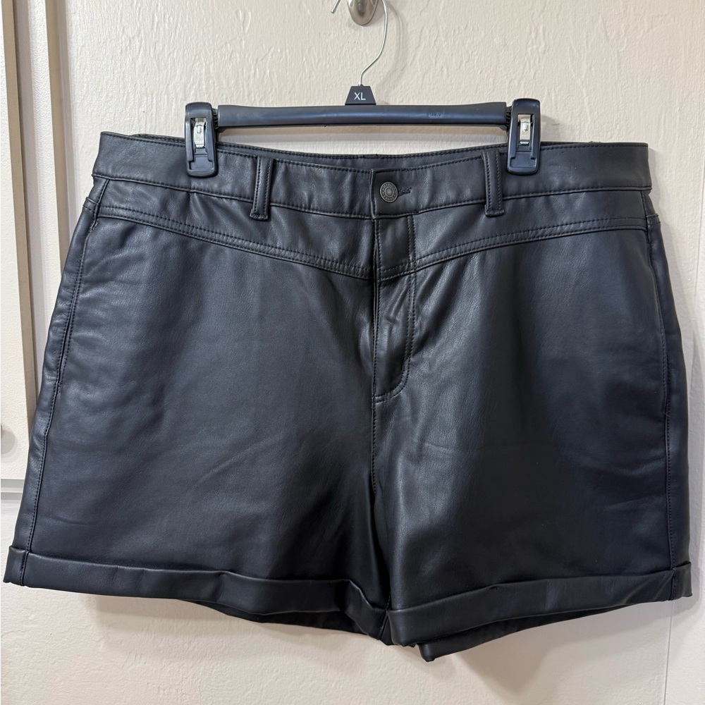 American Eagle size 18 vegan Leather Shorts. NWT